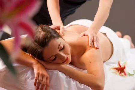 book-body-massage-in-mumbai-at-lowest-price.webp