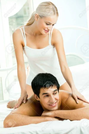 11872899-young-beautiful-couple-making-massage-in-bed.webp